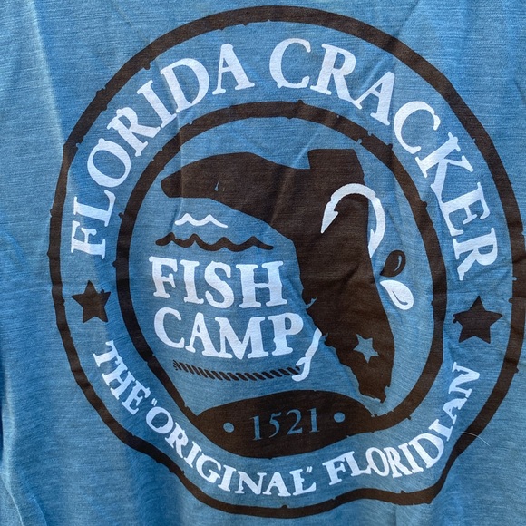 NWT Florida Cracker Trading Company T-shirt size S. Fish Camp Badge Vneck - Picture 14 of 14